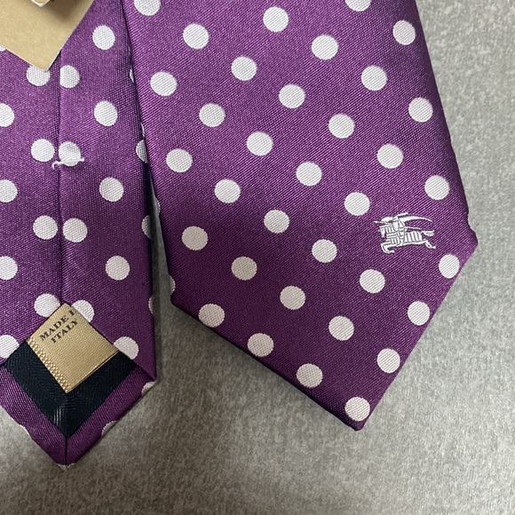 Authentic BNWT Burberry Tie - Picture 2 of 3